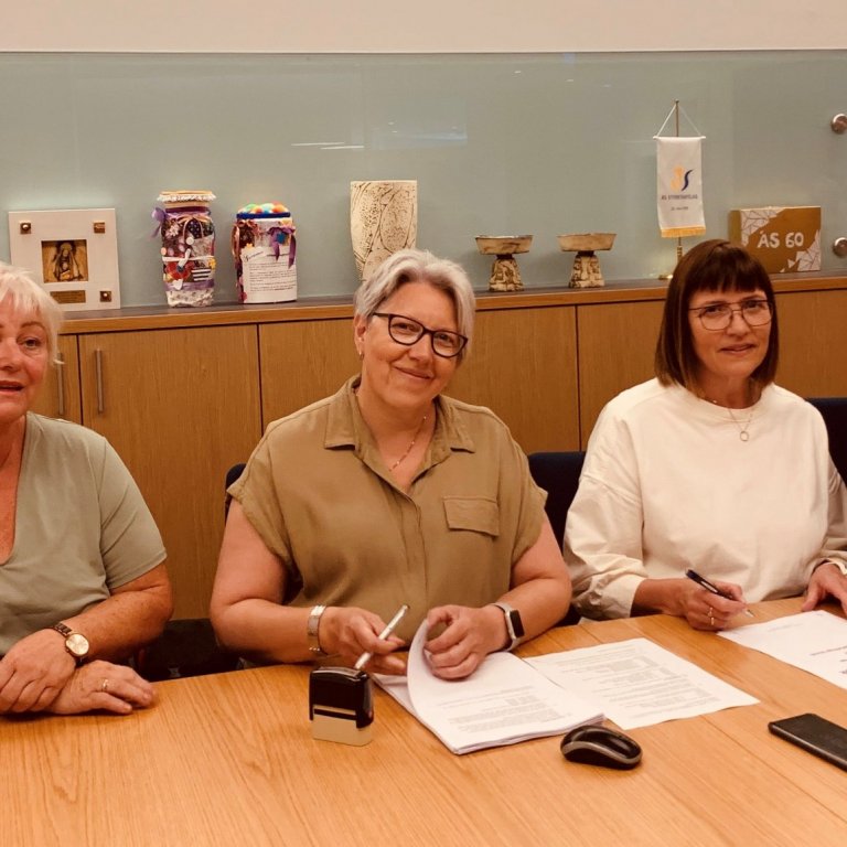 Þroskaþjálfafélag Íslands undirritaði heildarkjarasamning við Ás styrktarfélag.